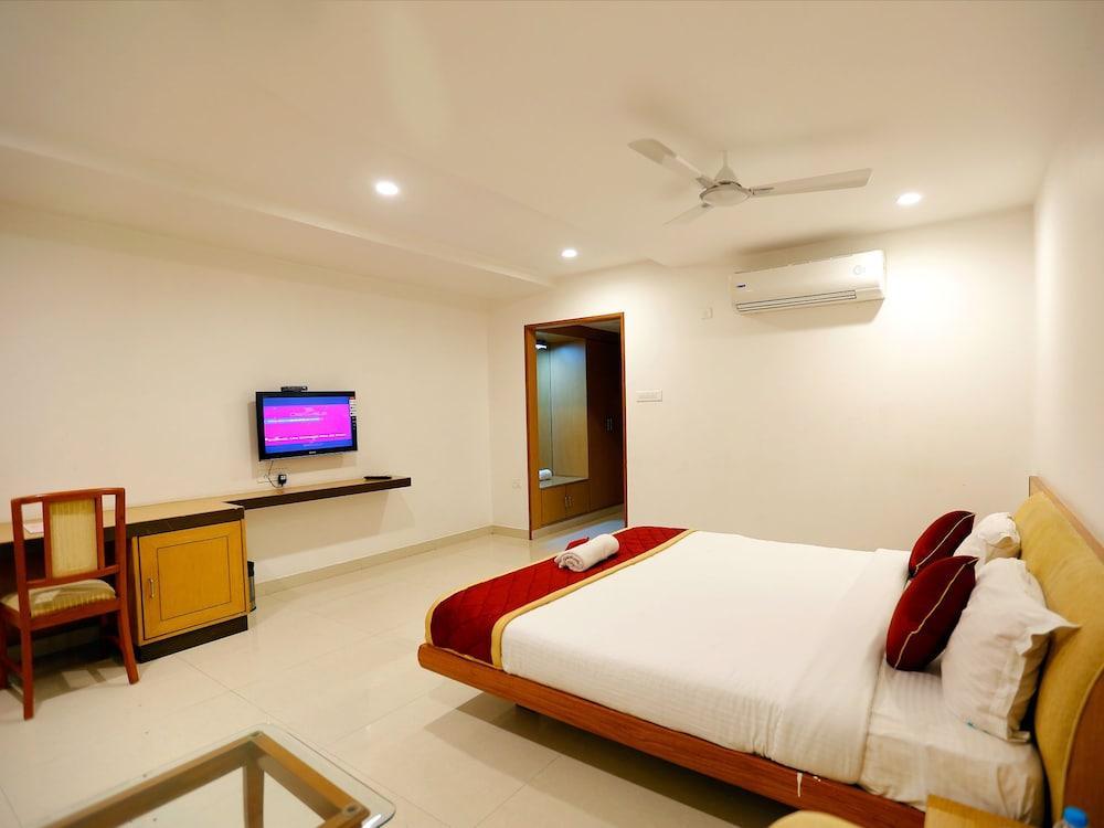 Fabhotel Syberitic Suites Gachibowli - Fully Vaccinated Staff Kondapur  Bagian luar foto