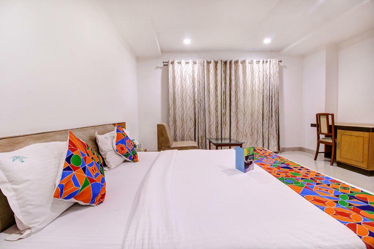 Fabhotel Syberitic Suites Gachibowli - Fully Vaccinated Staff Kondapur  Bagian luar foto